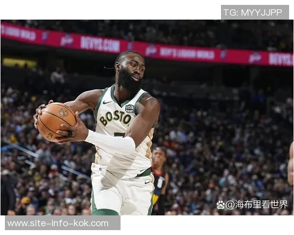 杰伦布朗半场表现平平7投3中三分命中率高但仅得8分助力球队需更努力 杰伦布朗半场表现平平7投3中三分命中率高但仅得8分助力球队需更努力